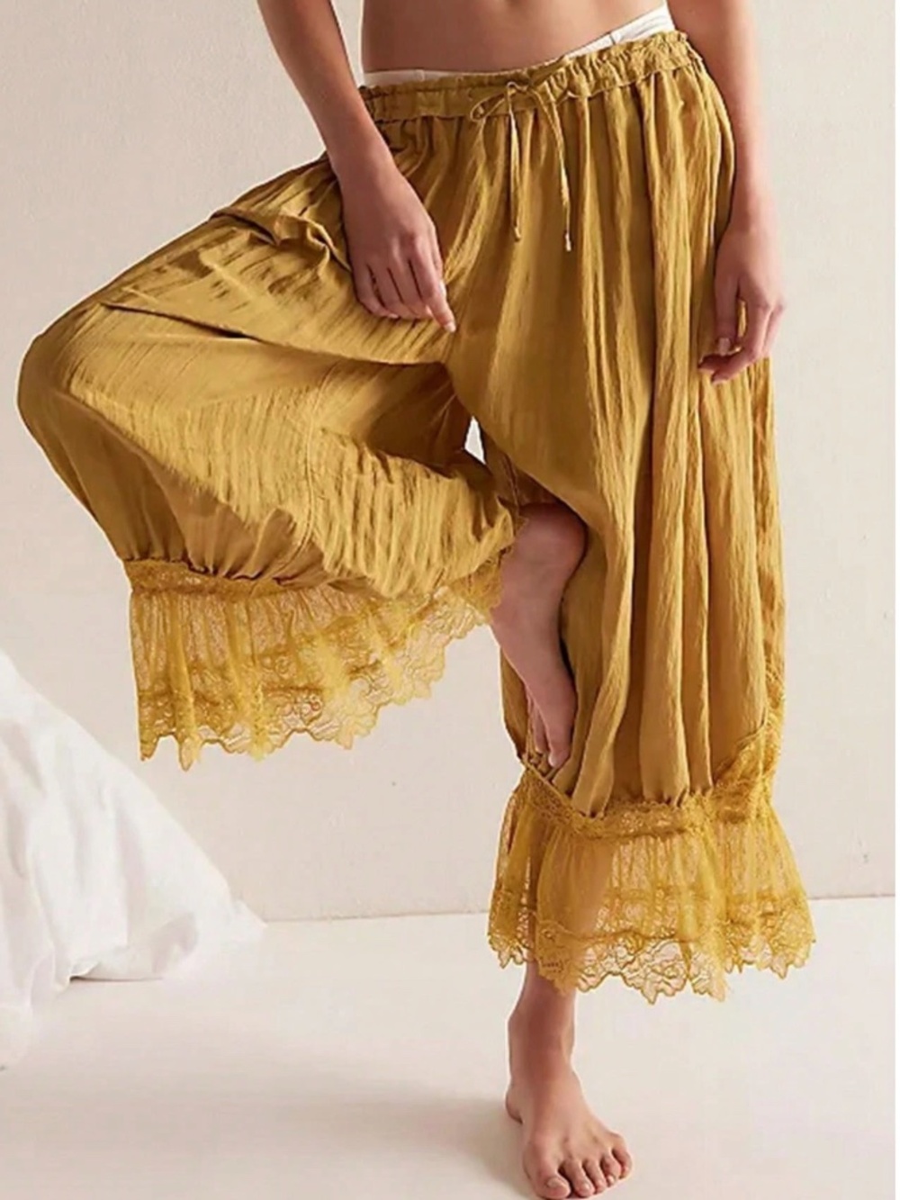 Boho Solid Stretchy Waist Lace hem Bloomers Pants - Picture 4 of 10